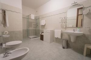 Villa Imelda, panoramic apartments with Lake Garda views