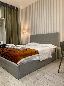 Double Room with Private Bathroom room in Rome Orange Inn