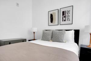 Downtown 1BR w Gym WD Concierge nr S Station BOS-644