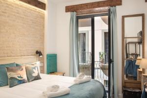 Two-Bedroom Apartment room in Genteel Home Acanthus