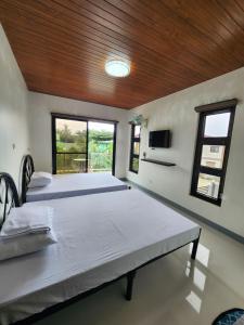 Triple J Villa Puerto Galera