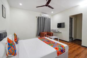 FabHotel Ivory Pearl - Nr Sony Signal