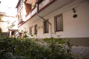 Seek and Hide - Little Emmas Hideaway