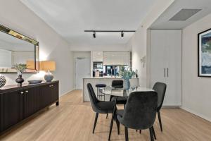 South Bank Sensational! ~ 1Bed,1Bath,1Car,Balcony