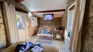 B&B / Chambres d'hotes Chambre d'hotes LOU PATACLET : photos des chambres