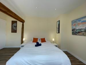 Maisons de vacances La Grange - Campagne - Piscine 15p - Reve au Mans : photos des chambres