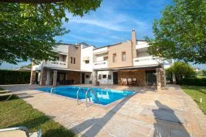 Flow Garden Pool Villa, Gerakini Halkidiki - 基拉奇尼