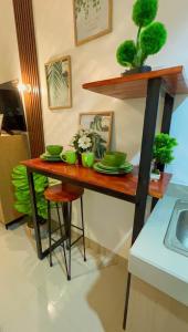 Samuel staycation in Smdc Green2 one studio unit