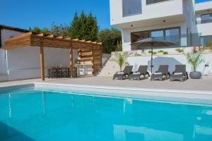 Villa Pergosa mit Meerblick in Medulin,Istrien