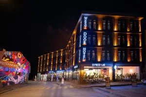 WestDoor Hotel - 埃迪尔内