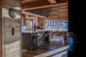 Le Chat De LAiguille