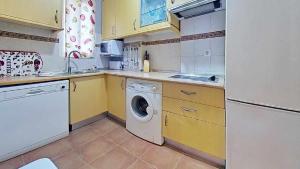 Zahara pueblo con parking y piscina