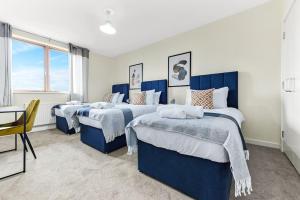 City Penthouse with Scenic View Balcony