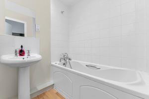 City Penthouse with Scenic View Balcony