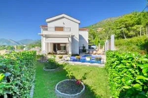 Sunny Villa in Kavac - Kavač