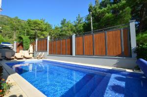 Sunny Villa in Kavac