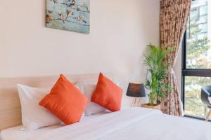 Modern Condo in Nimman (F309) by Pimolplace