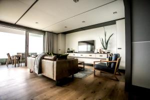 Bayview 203