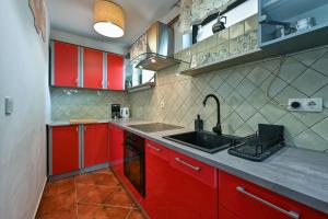 Twin Oasis Retreat with Pool & Spa - Happy Rentals