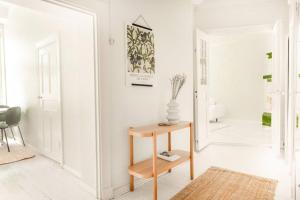 Downtown Light-Filled Retreat