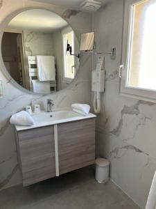 Hotels Mas des Carassins : photos des chambres