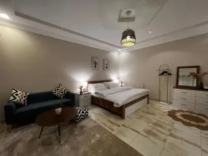 سويت هوم بتصاميم حديثة ودخول ذكي - Al Qā‘id