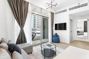 Tranquil Dubai Marina Studio by JBR Beach, Marina Mall, Metro