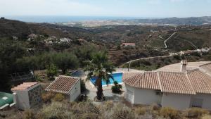 Villa Camakini with heated pool and sea View