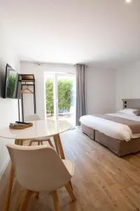 LOGIS LES CEPAGES / RESTAURANT LE RAISIN - 圣阿尔班