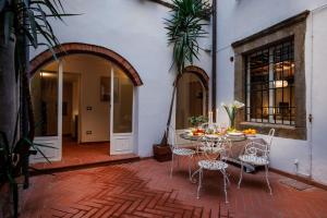 Casa al Dipinto, Contemporary Apartment with