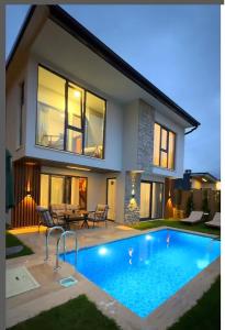 Vital Home Sapanca Isıtmalı Havuzlu Villa&Bungalov