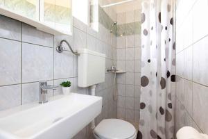 Apartment in Vrbnik - Insel Krk 13613