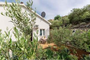 Apartments in Vrbnik - Insel Krk 13606