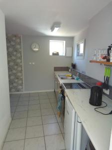 Chalets Modern one bedroom cottage : photos des chambres