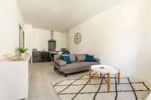 LE BLEU - Lumineux, 1 chambre, salle de bain moderne - 卡斯特尔萨拉桑