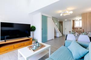 Luxury Parque Santiago I