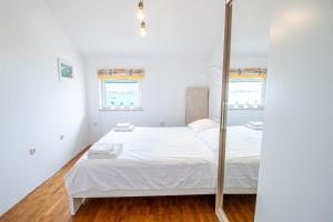 Apartment Umag Center Istria Croatia with seaview by Rentistra