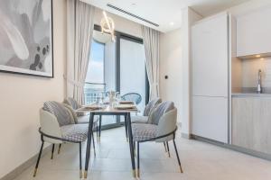 STAY BY LATINEM Luxury 2BR Holiday Home W1504 near Burj Khalifa