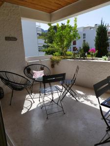 Mon petit Paradis, Cassis centre Apt 90 m2, 200 m Mer, terr plein sud, clim park privé