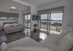 Luxury penthouse with stunning riviera view by GHH