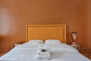 Apartment beaubourg by Studio prestige