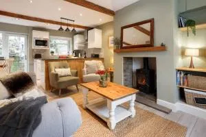 Apple Cottage: 19th Century Charm in Calder Valley - Queensbury