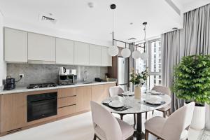 StoneTree - Luxurious with Private Beach Access