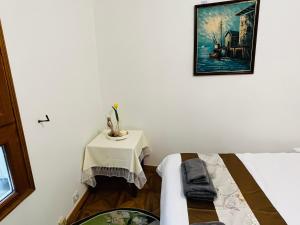 two-bedroom flat near Pompidou Centre