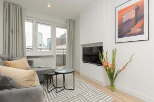 Heart of Warsaw Apartment Metro Świętokrzyska by Noclegi Renters