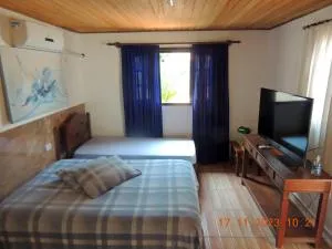 Molhes do Juqueriquerê Chalé - Bairro da Enseada