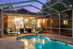 Pet-Friendly Home with Heated Pool-20 Min to Beach - بيرديدو بيتش