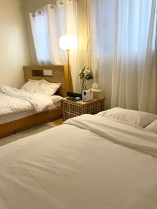 Near Shinchon Station Private House