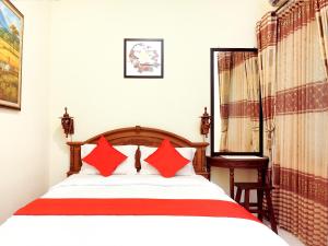 The Homey Rooms and Tours