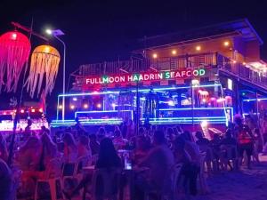 Full Moon Central Party Hotel